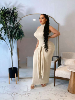 The “Own The Room” Sculpted Midi Dress